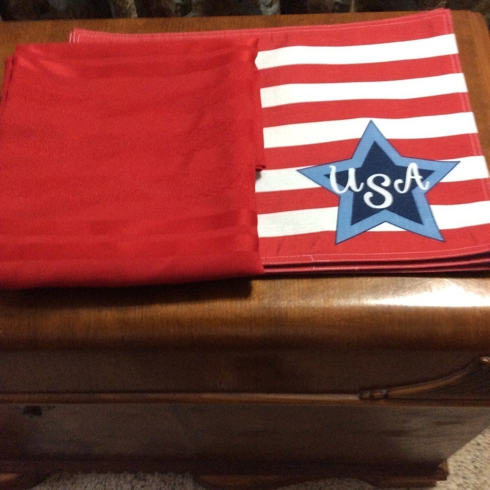 Placemats and Tablecloth